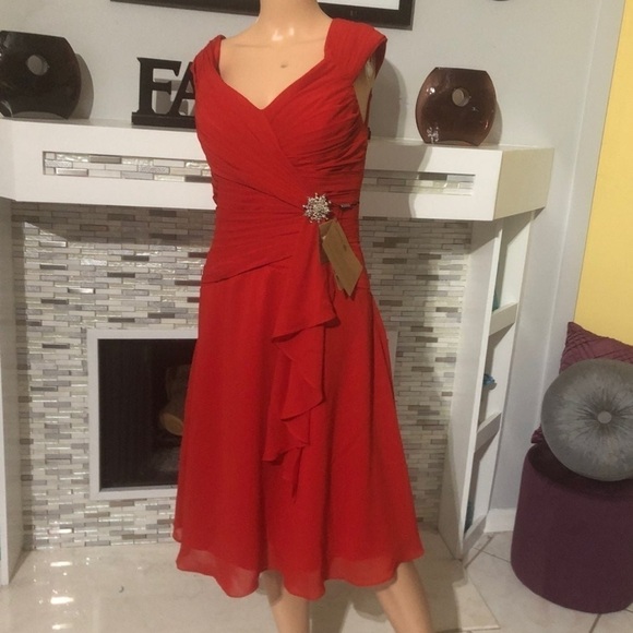 NWT JJ’s House A-line Princess square neckline with crystal brooch dress size 10 - Picture 2 of 10